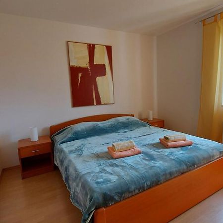 Apartman Roberta Лабин Екстериор снимка