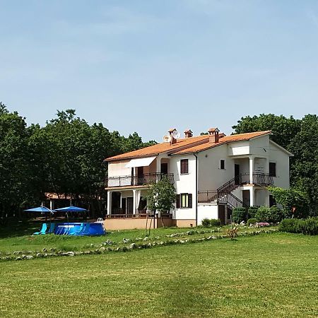 Apartman Roberta Лабин Екстериор снимка