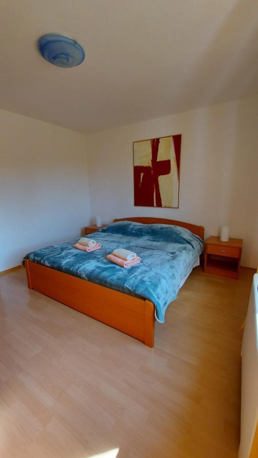 Apartman Roberta Лабин Екстериор снимка