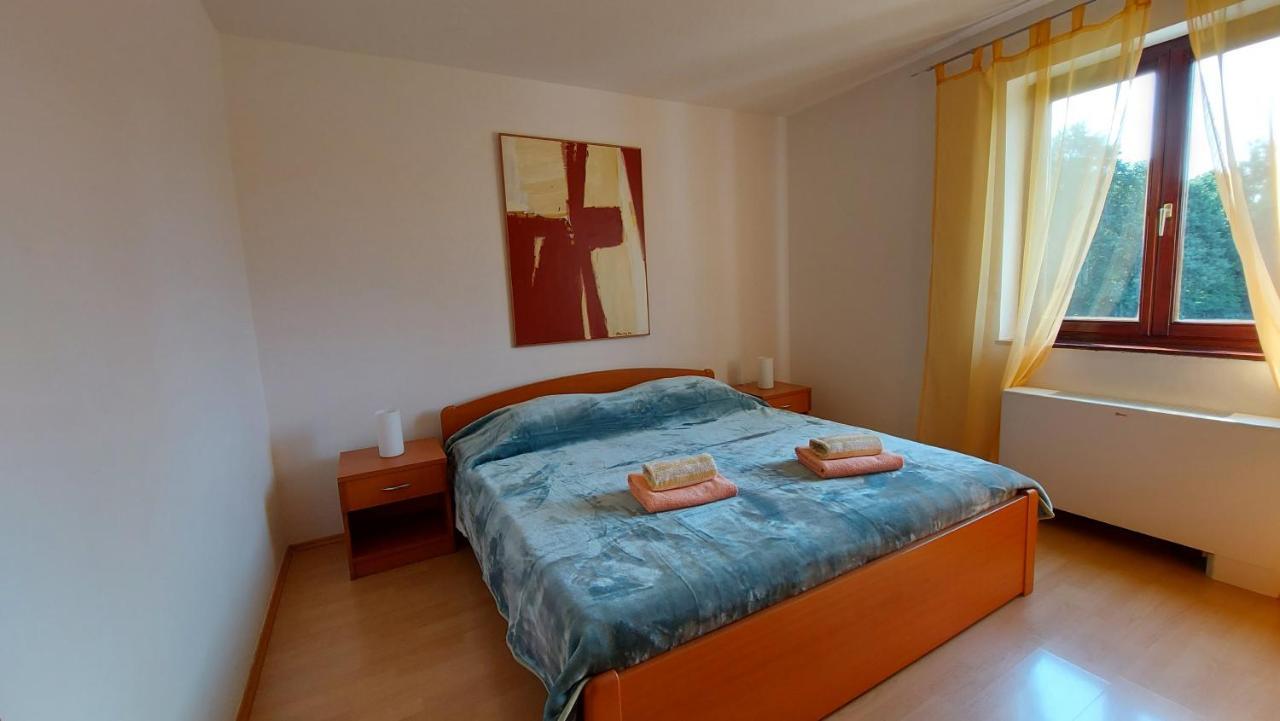 Apartman Roberta Лабин Екстериор снимка