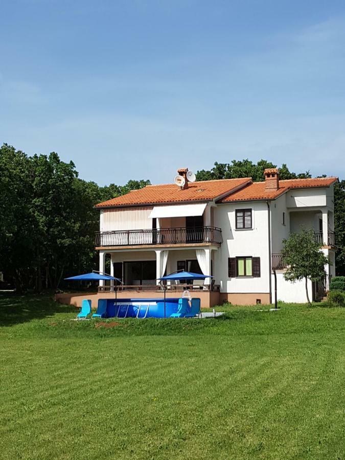 Apartman Roberta Лабин Екстериор снимка