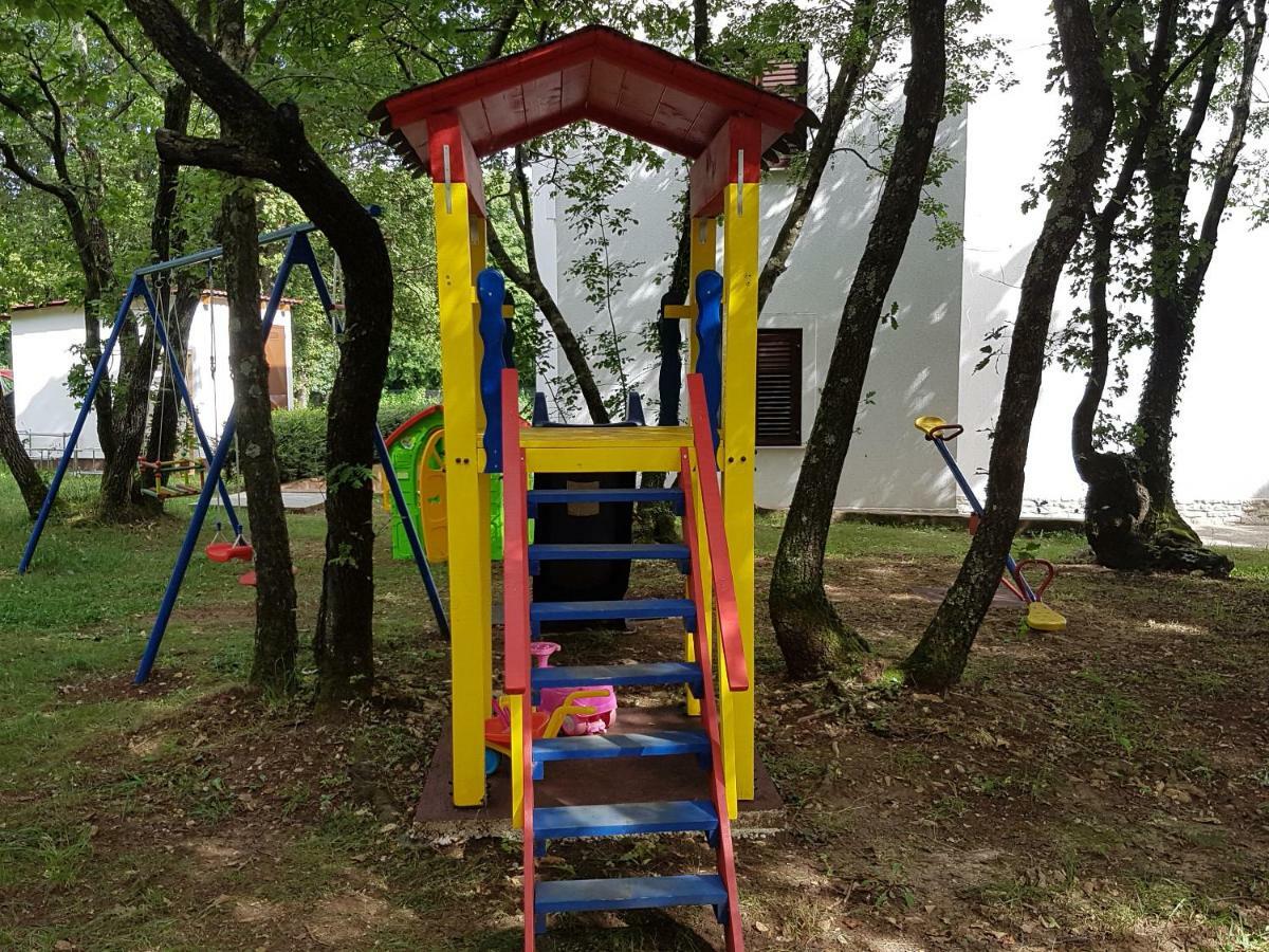 Apartman Roberta Лабин Екстериор снимка